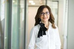 Adriana Tabac, EY